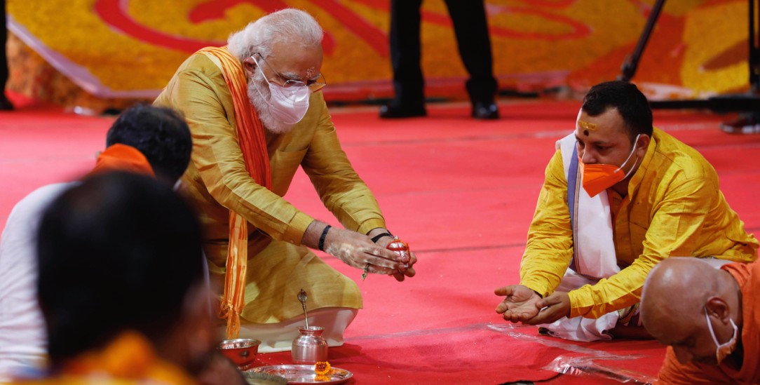 Abriss und Neubau: An der Stelle der abgerissenen Babri-Moschee in Ayodhya legte Premier Modi am 5. August 2020 den Grundstein für einen Hindu-Tempel (Foto: PA/AP/Rajesh Kumar Singh) Abriss und Neubau: An der Stelle der abgerissenen Babri-Moschee in Ayodhya legte Premier Modi am 5. August 2020 den Grundstein für einen Hindu-Tempel (Foto: PA/AP/Rajesh Kumar Singh)
