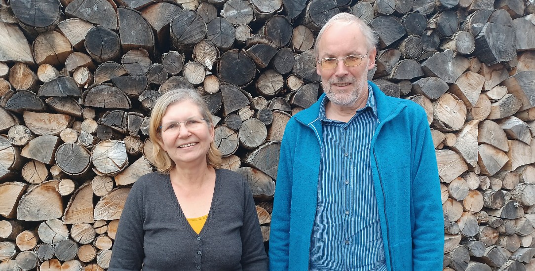 Glück ist mehr als persönliches Wohlergehen: Davon sind Katrin Warnatzsch und Michael Schmid überzeugt (Foto: Thomas Seiterich)