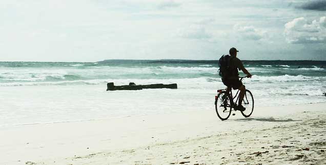 Mit dem Fahrrad zu reisen heißt, der Seele eine Chance zu geben mitzukommen. (Foto: photocase/freelanza)