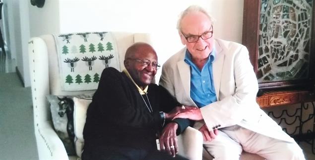 Freundschaft: Desmond Tutu und Jürgen Moltmann (Foto: Privat)