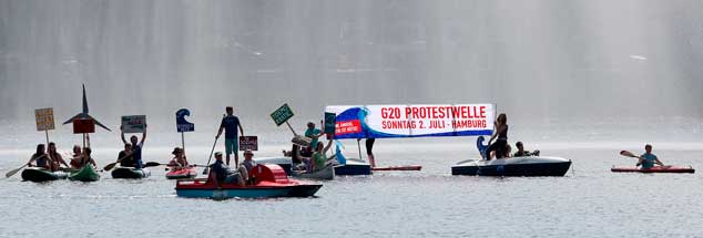 Mit einer Bootsdemo auf der Binnenalster und einem Programm am Rathausmarkt beginnt heute in Hamburg der Protest gegen den G20-Gipfel, zahlreiche weitere Veranstaltungen sind im Laufe der Woche geplant (Foto: www.g20-protestwelle.de)