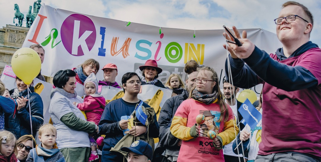 Protest gegen den Test: Menschen mit und ohne Behinderung demonstrieren in Berlin. (Foto: PA / SZ Photo / snapshot-photography / M.Czapski)
