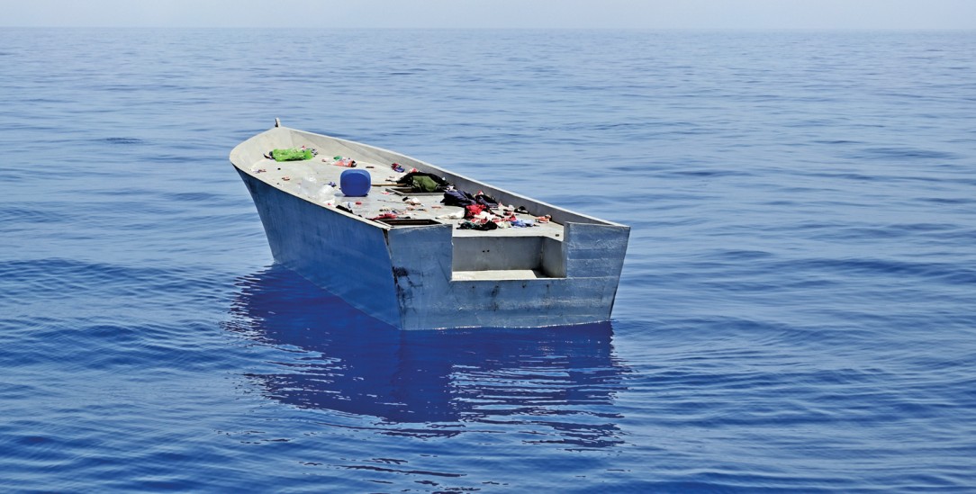 Kamen die Retter zu spät? Verlassenes Holzboot auf dem Mittelmeer. (Foto: PA/Daniel Kubirski)