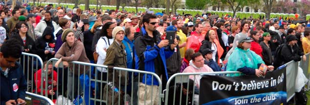 Die Atheisten in den USA haben großen Zulauf: 25 000 fröhliche Ungläubige trafen sich jüngst in Washington zur Reason Rally, zur »Kundgebung der Vernunft«, dem größten Säkularisten-Event der Geschichte (Foto: reasonrally.org)