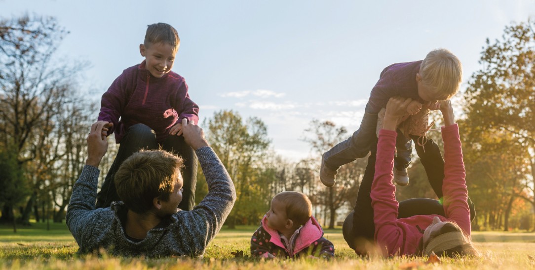 Erziehungsarbeit fair verteilen: Braucht es dazu das Elterngeld? (Foto: istock by Getty / Gajus) 