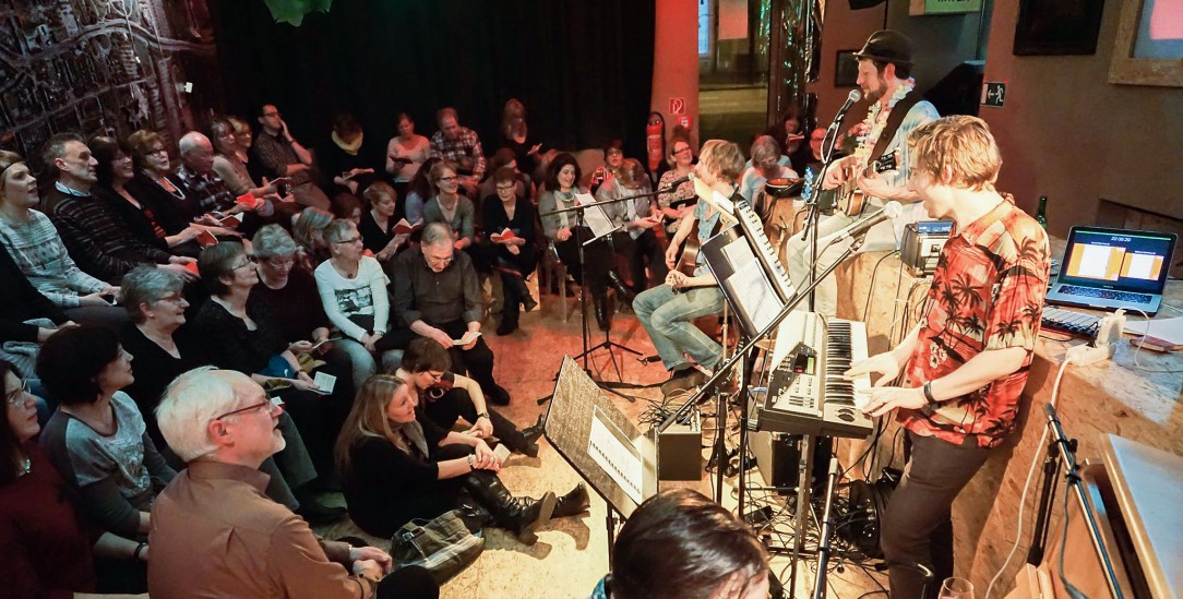 Das fetzt: Mitsing-Konzert des Mundorgel Project im Schauspiel Dortmund. (Foto: facebook.com / schauspieldortmund)