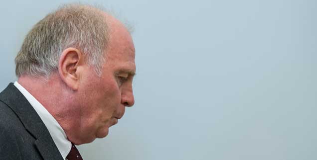 Veruteilt zu dreieinhalb Jahren Haft: Uli Hoeneß muss für seine Steuerhinterziehung büßen. Bei 27,2 Millionen Euro Steuerschuld hörten die Behörden auf zu zählen. Sein Anwalt kündigte Widerspruch gegen die gerichtliche Entscheidung an. (Foto: pa/Müller/alltime-media.de)