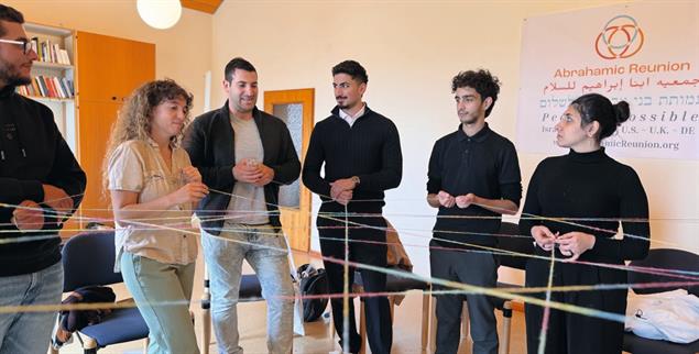 Vom Schmerz zum Frieden: Israelis und Palästinenser beim Seminar in Wetzlar. (Foto: Privat)