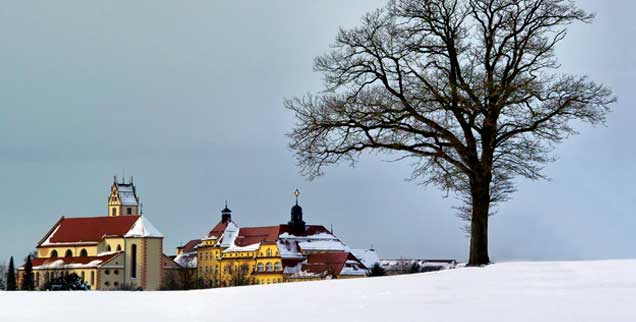 Winterliche Stille: Silvester im Kloster Reute. (Foto: Pesla)