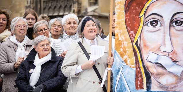 Protest der Frauen: Mitte Mai zeigten in ganz Deutschland Katholikinnen, dass sie sich nicht den Mund verbieten lassen von ihrer Kirche. (Foto: kna)