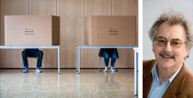 Wählen, aber wie? Für immer mehr Menschen bleibt die Wahlkabine dunkel; sie wählen gar nicht. Die Folge: Rechtspopulisten gewinnen gewaltig, wie jetzt bei den Kommunalwahlen in Hessen. Wolfgang Kessler ärgert sich über gelangweilte Bürger. (Fotos: pa/dpa/Frank Rumpenhorst; Publik-Forum) Wählen, aber wie? Für immer mehr Menschen bleibt die Wahlkabine dunkel; sie wählen gar nicht. Die Folge: Rechtspopulisten gewinnen gewaltig, wie jetzt bei den Kommunalwahlen in Hessen. Wolfgang Kessler ärgert sich über gelangweilte Bürger. (Fotos: pa/dpa/Frank Rumpenhorst; Publik-Forum)