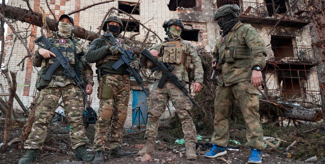 Soldaten der Wagner-Gruppe im ukrainischen Bachmut (Foto: Imago/Valentin Sprinchak)
