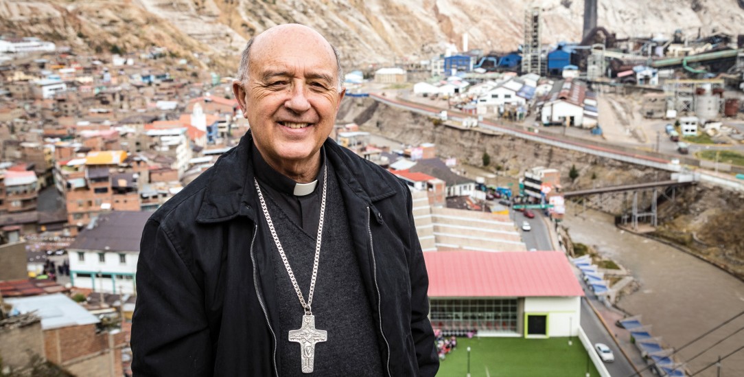 Kardinal Barreto in La Oroya: Ein bedrohter Ökokämpfer (Foto: adveniat/Steffen) Kardinal Barreto in La Oroya: Ein bedrohter Ökokämpfer (Foto: adveniat/Steffen)