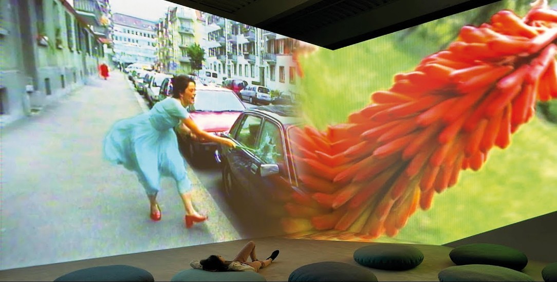 (Foto: Pipilotti Rist, 1997, Zwei-Kanal-Video, 4:07 Min., Mit freundlicher Genehmigung der Künstlerin, Zürich)