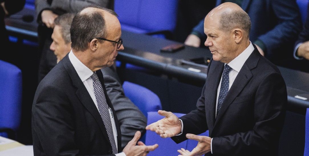 Bundeskanzler Scholz, Oppositionsführer Merz: Über eine Große Koalition wird deutlich hörbar geraunt. (Foto: pa/Florian Gärtner)