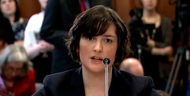 Sandra Fluke vor dem Kongress: »Ich sehe nicht ein, dass ich mich entweder für eine exzellente Ausbildung oder für meine Gesundheit entscheiden soll. Es ist abscheulich, dass es im 21. Jahrhundert jemand wagt, mich vor diese Wahl zu stellen - nur weil ich eine Frau bin.« (Foto: stimulatedboredom.com) 