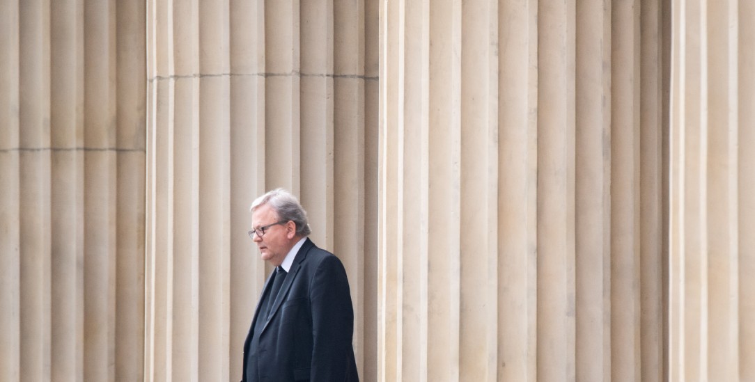 In den Säulen des Systems: Bischof Bodes Rücktritt ist kein Durchbruch (Foto: pa/Julian Stratenschulte)