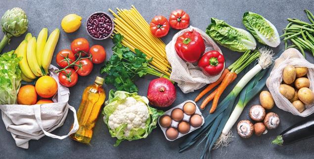 Obst, Eier, Gemüse, Brot – für viele Menschen wird das unbezahlbar. (Foto: pa/Jens Wolf)