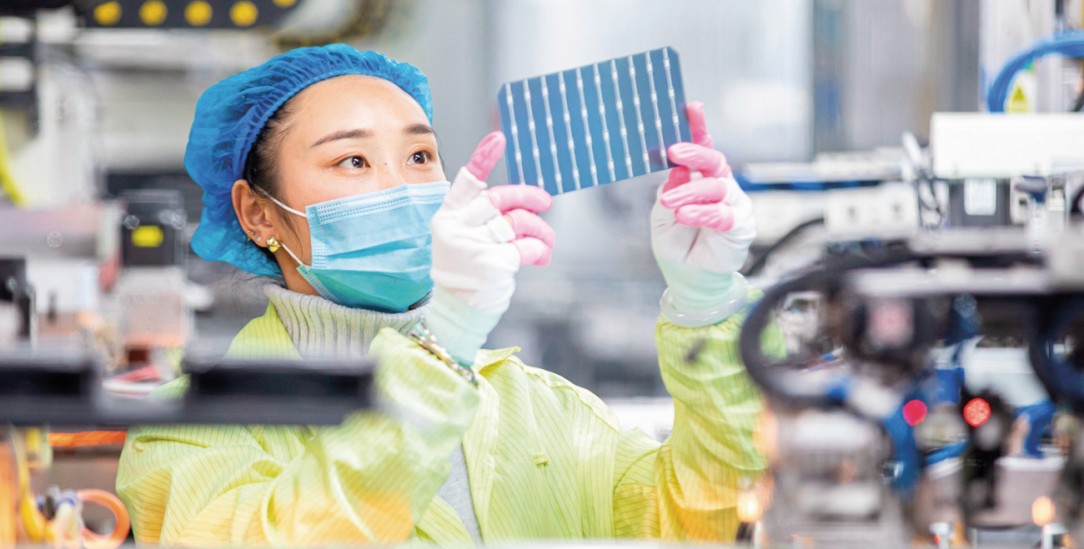 Energiewende made in China: Die Solarindustrie ist weitgehend nach Fernost abgewandert. (Foto: PA/Zhai Huiyong/Costfoto)