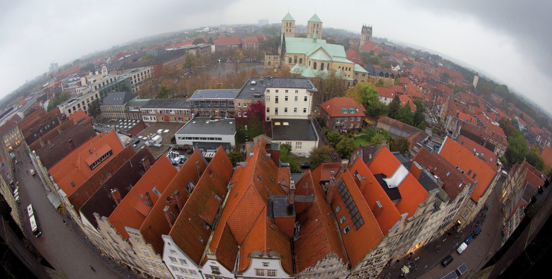 Das heilige Münster im Fokus:Auch hier wurden Kinder von Priestern missbraucht (Foto: pa/dpa/Friso Gentsch)