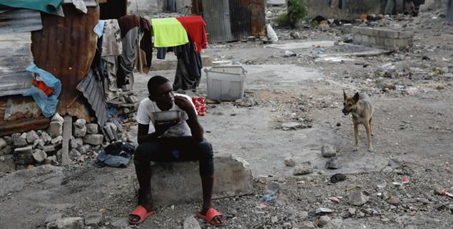 Viele Erdbebenopfer in Haiti leben 10 Jahre nach dem Erdbeben weiter in Behelfsunterkünften wie dieser in Port-au-Prince (Foto: pa/reuters/Andres Martinez Casares)