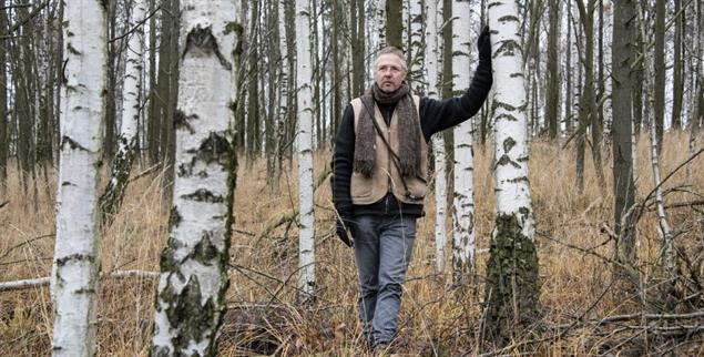 Denker des inneren Widerspruchs: Christian Lehnert im Birkenhain (Foto: Frank Höhler)