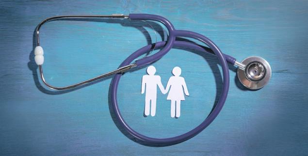 Verheiratet und automatisch mitversichert Noch ein Zukunftsmodell? (Foto: istock by Getty / Andranik Hakobyan)