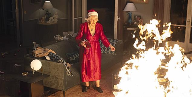 Schöne Bescherung: In der französischen Komödie »Fast perfekte Weihnachten« sorgen zwei spontan eingeladene Seniorinnen für Chaos.