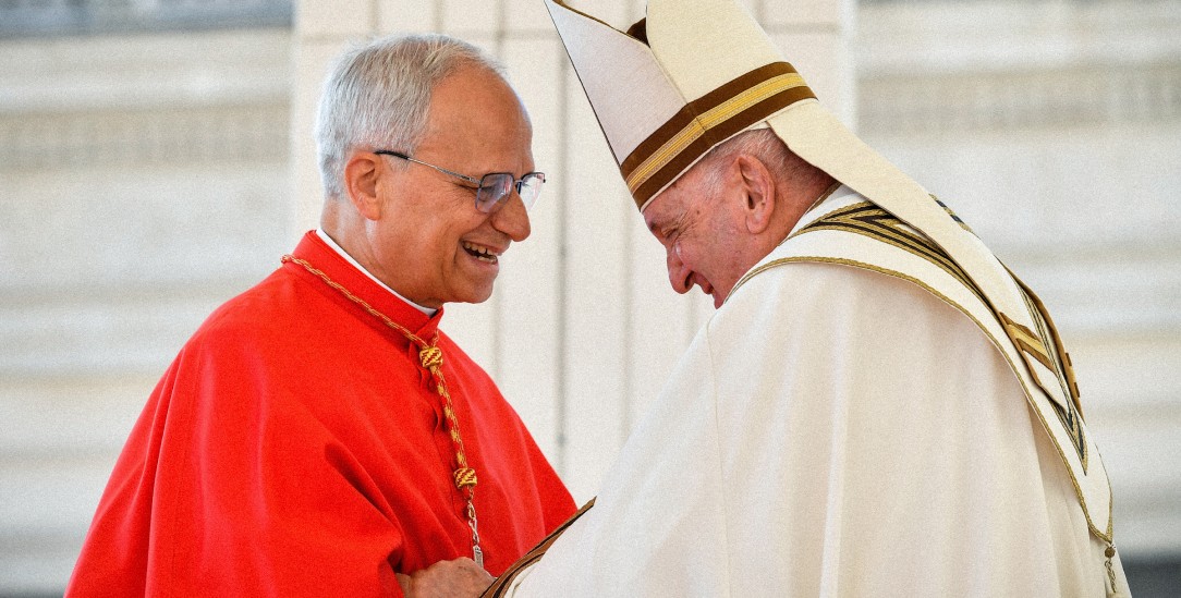Nahtloser Übergang: Papst Franziskus mit seinem Nachfolger Leo XIV. :(Foto: KNA/Romano Siciliani/Cristian Gennari)