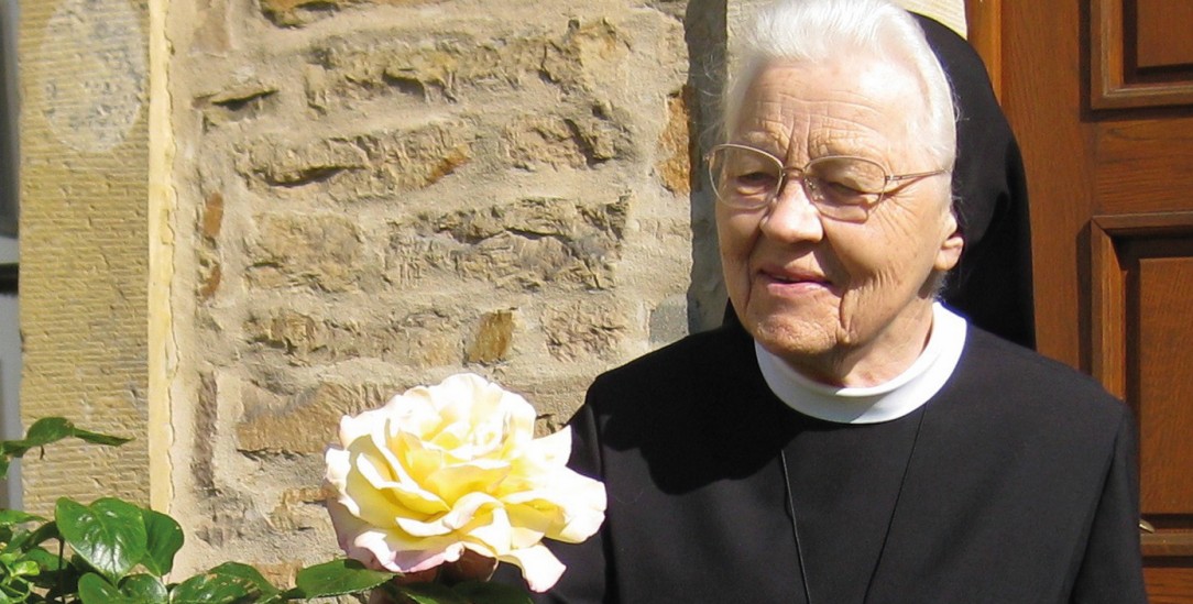 Fröhlich sein und Gutes tun: Annette Ferneding (86) ist seit mehr als 60 Jahren Franziskanerin (Foto: Sara Mierzwa)