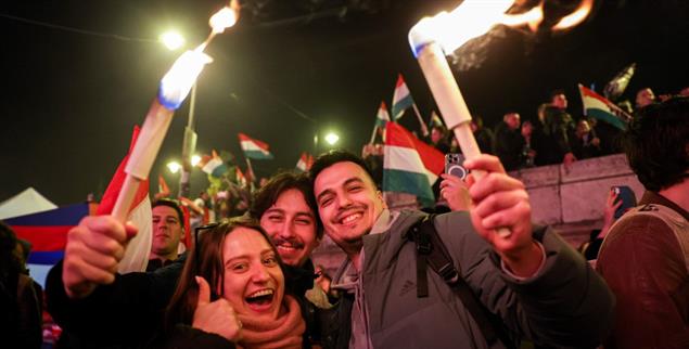 Jubel über Péter Magyars Wahlsieg in Budapest. (Foto: pa/ Alexander Ryumin/TASS via ZUMA Press)  
