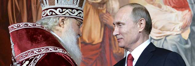 Knüpften ein enges Band zwischen der Russischen Orthodoxen Kirche und dem Staat: Kirill, der Patriarch von Moskau, und Präsident Vladimir Putin in der Christ-Erlöser-Kathedrale von Moskau (Foto:  REUTERS/Alexei Druzhinin/RIA Novosti/Kremlin)