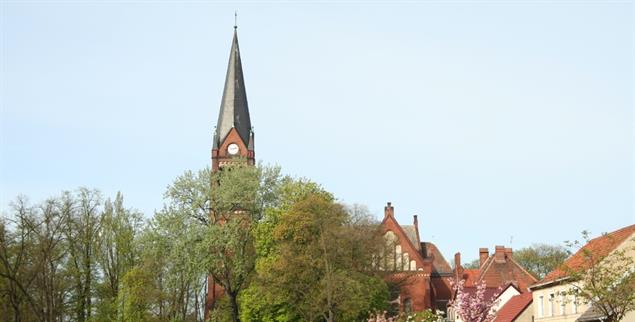Wahrzeichen der Stadt: Die St.-Jakobi-Kirche in Luckenwalde (Foto: Dr. Rudolf Haase)