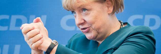 Na, die hat schon mal keine Angst! Aber die will ja auch keine Veränderung, oder? Angela Merkel, alte und neue Bundeskanzlerin, am heutigen Montag in Berlin bei der Vorstandssitzung der CDU. (Foto: pa/Kappeler)