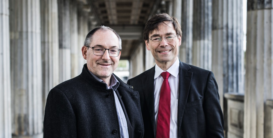 Der Jesuit und Judaist Christian Rutishauer (l.) berät den Vatikan im katholisch-jüdischen Dialog, der evangelische Theologe Notger Slenczka (r.) löste mit seinen Veröffentlichungen zum Alten Testament eine große Debatte aus. Das Foto entstand vor der Pandemie. (Foto: Pramme)