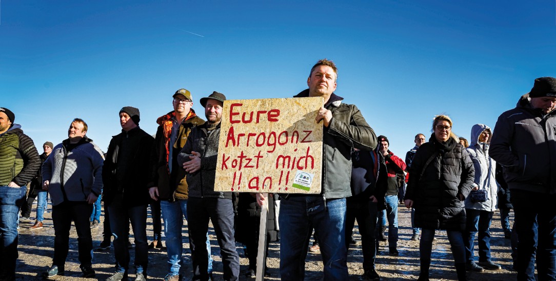 Aufgebracht: Landwirte, Handwerker und Gastronomen demonstrieren in München gegen die Ampel-Regierung. (Foto: pa/sz photo/Leonhard Simon)