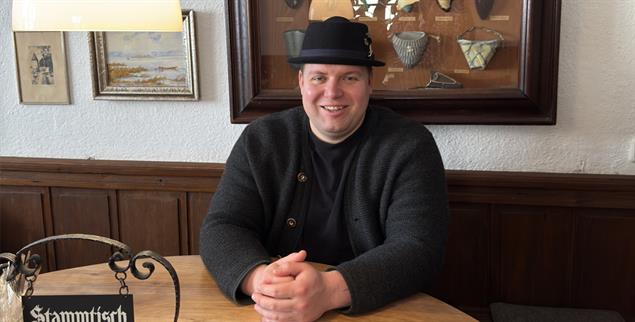 Aufgebracht: Der Passauer Gastwirt Josef Wolf ist empört über die plötzliche Abschiebung seiner Mitarbeiterin Rugiatu Kamara (Foto: Privat).