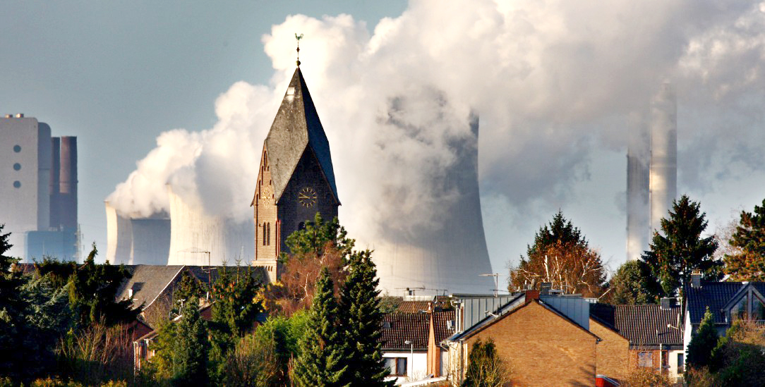 Noch immer achten viele kirchliche Stiftungen, Diözesen und Ordensgemeinschaften nicht darauf, dass ihr Vermögen in Fonds mit fossilen Energien angelegt ist. Christians for Future möchte das ändern. (Foto: picture-alliance/dpa/Oliver Berg)