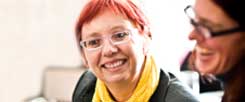 Antje Schrupp findet: Es braucht den Mut, jeden Tag gegen den Strich zu bürsten. Auch wenn es »nur« ums Alltägliche geht... (Foto:Daniela Matejscheck)