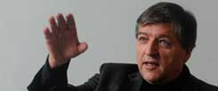Ein österreichischer Pfarrer wirbelt den deutschen Katholizismus auf: Helmut Schüller kommt zum Katholikentag, weil er zum Alternativprogramm der Reformgruppen eingeladen wurde. Der offizielle Katholikentag wollte ihn nicht haben. (Foto: pa/apa/pfarrhofer)