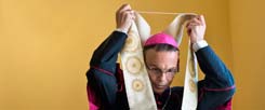 Das Ende seiner Bischofszeit?: Der Papst verordnet Tebartz-van Elst eine Auszeit. Im Bistum Limburg gehen viele davon aus, dass er nicht mehr zurückkehrt (Foto: pa/dpa/Roessler)
