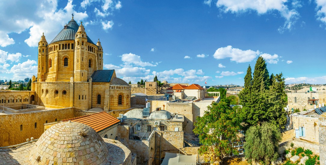 Oben auf dem Zionsberg: Die Dormitio, Basilika und Kloster, existiert seit 125 Jahren. Abt der deutschsprachigen Benediktiner-Abtei in Jerusalem ist Nikodemus Schnabel (Foto: istock by Getty / Trabantos)