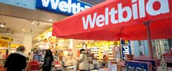 Eine der zahlreichen Filialen des Weltbild-Verlags in Deutschland: In Dortmund werden die Kunden wohl künftig ebenso wie andernorts auf das Katholische bei Weltbild verzichten müssen. Die Gesellschafter haben beschlossen, dass »Maßnahmen für eine Veräußerung der Verlagsgruppe Weltbild GmbH ohne jeden Verzug entschlossen aufgenommen werden«, teilte Weltbild jetzt mit. (Foto: pa/Thissen)
