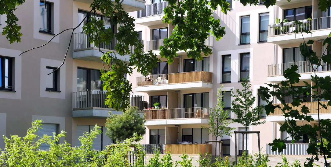 Wohnen wird zum Luxus: In Berlin sind die Mieten in den vergangenen Jahren stark gestiegen. Eine der Ursachen ist die Privatisierung kommunaler Wohnungsbestände. (Foto: IMAGO IMAGES  / Sabine Gudath)