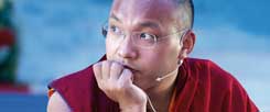 Zwischen Moderne und uralten Traditionen: Ogyen Trinley Dorje könnte dem tibetischen Buddhismus eine ganz eigene Innovationskraft verleihen. (Foto:  www.karmapa-germany.de/Filip Wolak Photography)