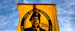 US-Soldat Bradley Manning hat Unterstützer: Sie kämpfen seit Monaten für seine Freilassung. Doch das Militärgericht gab vorerst eine andere Empfehlung. (Foto: pa/Lo Scalzo)