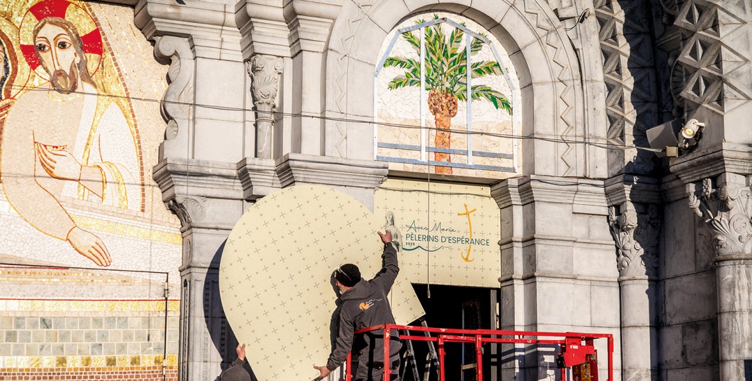 (K)ein Verlust für die Kunstwelt? Die kitschigen Mosaiken von Rupnik werden verdeckt. (Foto: KNA-Bild / Pierre Vincent)