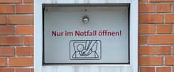 Sinnvoll oder nicht?: Babyklappen wurden eingerichtet, um das Leben von Babys zu retten, doch trotz dieser Einrichtungen ging die Zahl der Kindstötungen nicht zurück (Foto: pa/Gambarini)