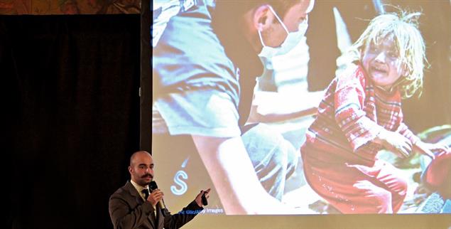 Wenn die Gewalt nachwirkt: Ahmet Bekisoglu informiert über Kriegstraumata und psychische Gesundheit. (Foto: Christina Bartholomé)