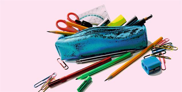 Im Homeschooling können auch mal die Mäppchen fliegen (Foto: istockphoto/Floortje)